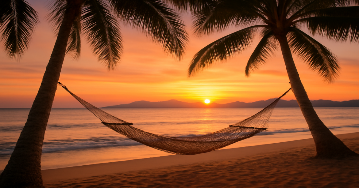 Explore курорты для одиночных путешественников with this inspiring beach sunset scene.